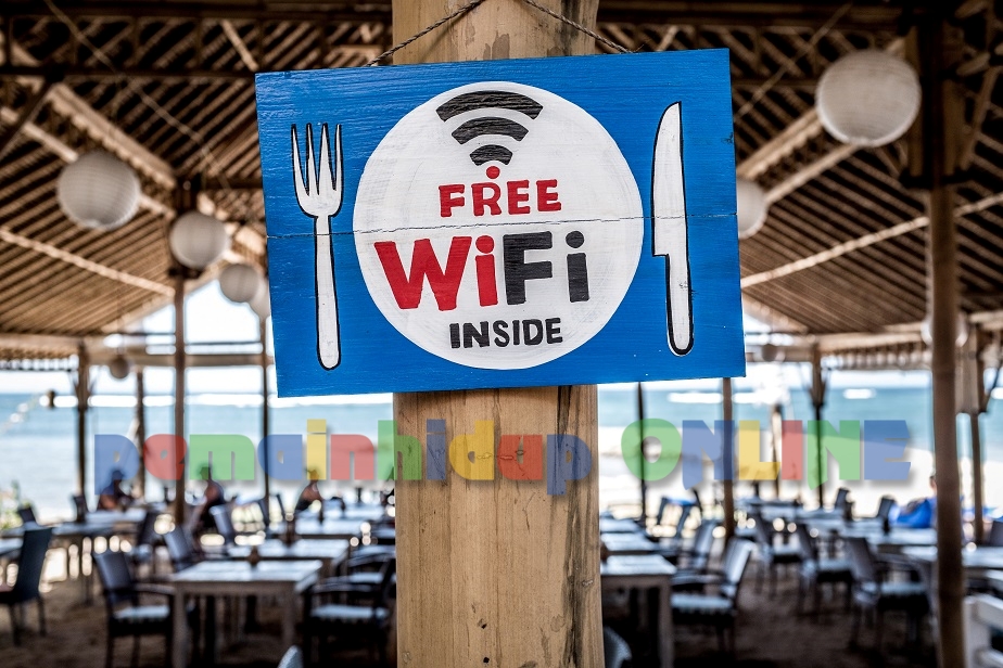 Masih Mau Pakai WiFi Publik?
